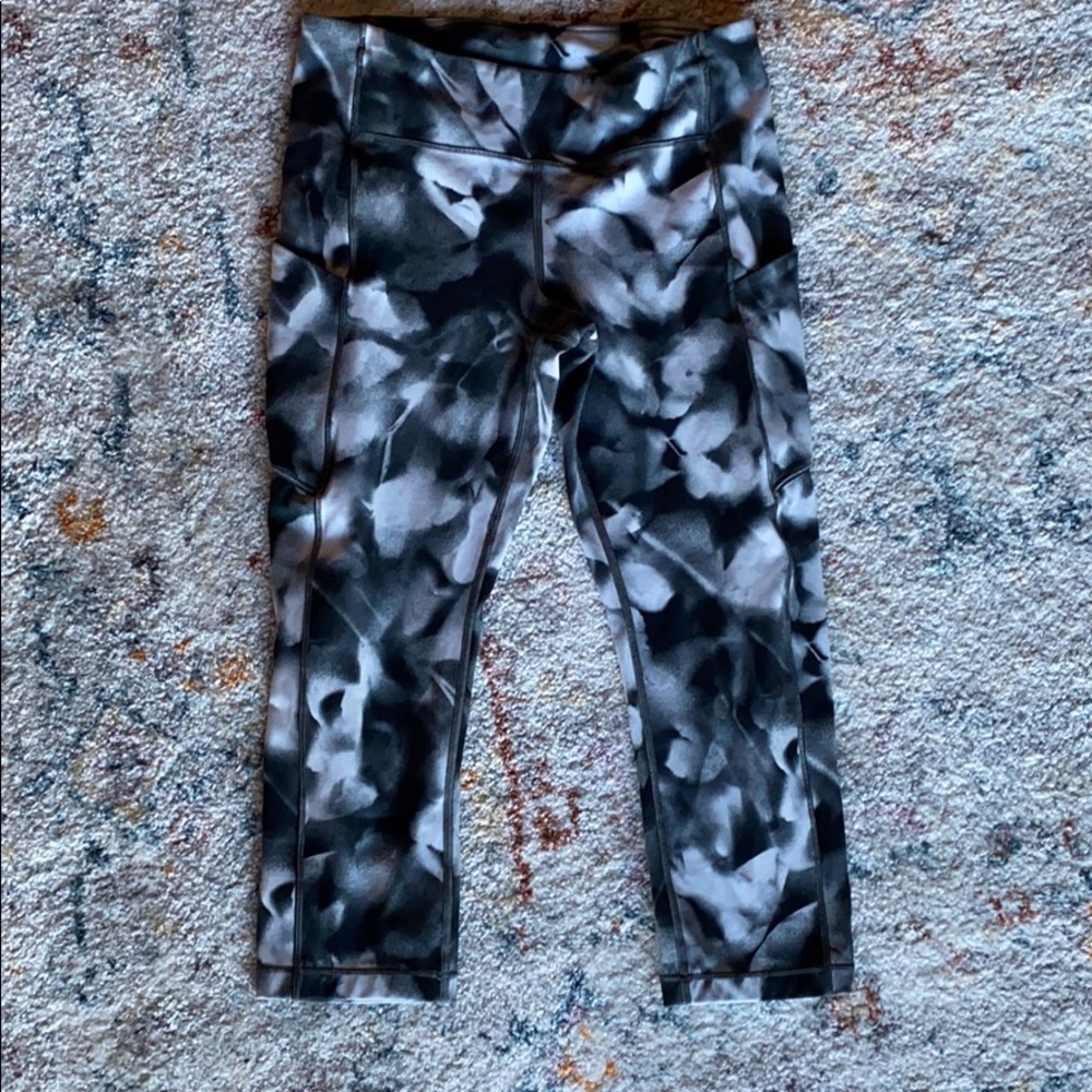 Lululemon Speed Up Crop 21”